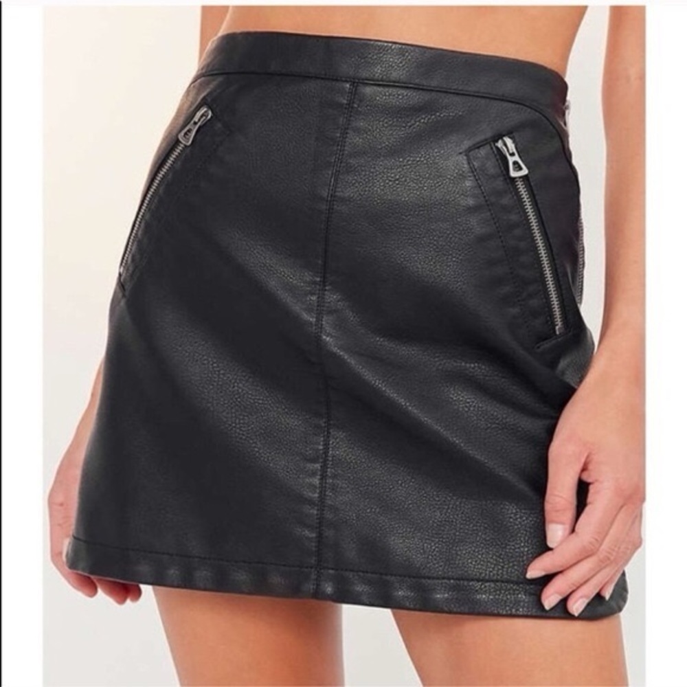 Urban Outfitters Black Leather Skirt w/ Pockets & Side Zip